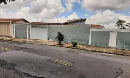 Casa com 2 quartos à venda na Rua Edmundo Plácido Chiavegatto, --, Jardim dos Oliveiras, Campinas, 172 m2 por R$ 680.000
