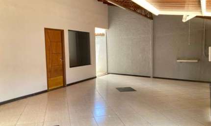 Casa com 3 quartos à venda na RUA DAS PAPOULAS, Centro, Elias Fausto por R$ 470.000