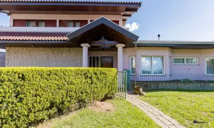 Casa à venda na Rua Doutor Arielly Soares da Silva, 330, Boqueirão, Curitiba por R$ 2.700.000