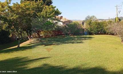 casa chacaras catagua com piscina e campo de futebol muito verde