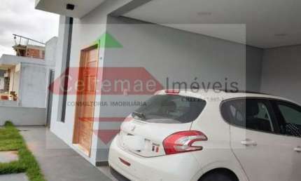 Casa em Condomínio, com 03 dormitórios, Quintal, Área Gourmet, Caçapava/SP.