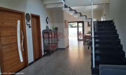 Sobrado em Condomínio para Venda em Taubaté, Condominio Cataguá Way, 3 dormitórios, 1 suíte, 4 banheiros, 4 vagas