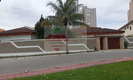 Casa Comercial Ideal para Clínica ou Comércio em Geral!