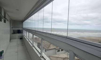 Apartamento totalmente mobiliado com 2 quartos à venda em Praia Grande, aceita financiamento bancário!