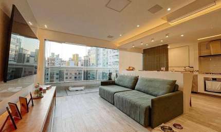 Apartamento duplex alto padrão com 2 suítes no Canto do Forte!