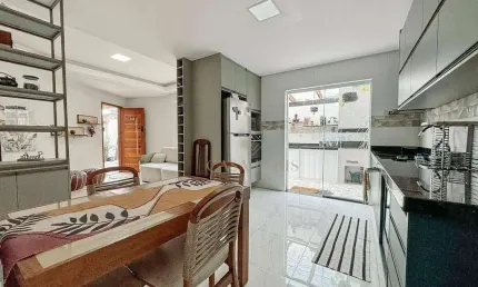 Casa com 2 dormitórios à venda, 90 m² por R$ 565.000,00 - Caiçara - Praia Grande/SP