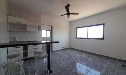 Kitnet com 1 dormitório à venda, 38 m² por R$ 226.000 - Vila Guilhermina - Praia Grande/SP