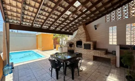 Sobrado com 3 dormitórios à venda, 167 m² por R$ 910.000,00 - Tupi - Praia Grande/SP