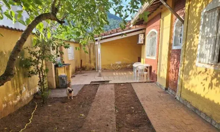 Casa com 2 dormitórios à venda, 73 m² por R$ 650.000 - Canto do Forte - Praia Grande/SP