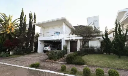 Casa em condomínio de Alto Padrão 04 dormitórios sendo 04 suítes , Bela Vista , Canoas .