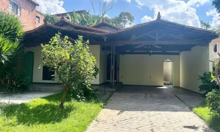 Casa para locação com 3 quartos e 6 vagas no Bairro Ouro Preto