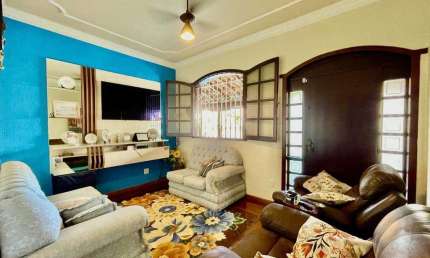 Casa à venda, 3 quartos, 2 suítes, 4 vagas, Castelo - Belo Horizonte/MG