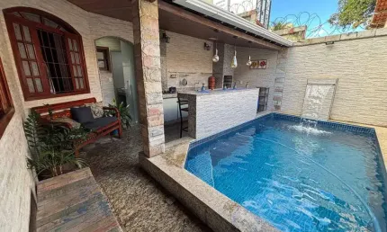 Casa geminada à venda, 3 quartos, 1 suíte, 3 vagas, São João Batista - Belo Horizonte/MG