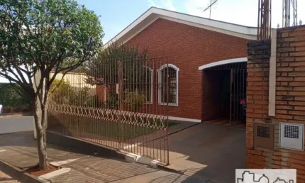 Casa com 3 dormitórios à venda, 174 m² por R$ 600.000 - Vila Melhado - Araraquara/SP