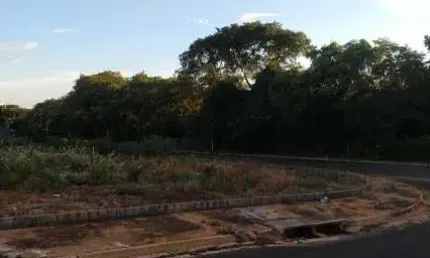 Terreno à venda na Avenida Valentim Françoso, Residencial Cambuy, Araraquara