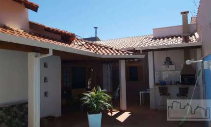 Casa com 3 quartos à venda na Avenida Jandyr Borsari, Residencial Cambuy, Araraquara