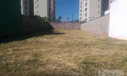 Terreno à venda na Rua Luiz Saska, Jardim Magnólias, Araraquara