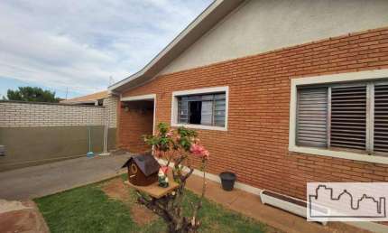 Casa com 2 quartos à venda na Avenida Papa Pio X, Jardim Martinez, Araraquara