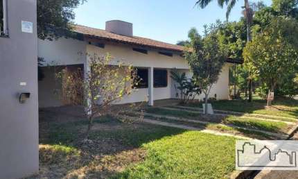 Ampla casa a venda no Jardim Vale das Rosas em Araraquara.
