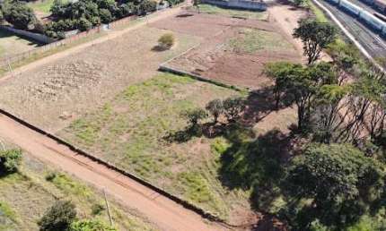 Terreno à venda na Avenida José Galli, Jardim Zavanella, Araraquara