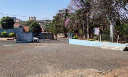 Barracão para locação na região central de Araraquara.