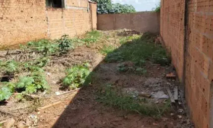 Terreno a venda no Jardim Maria Luiza em Araraquara.