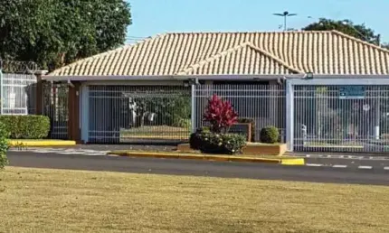 Terreno em condomínio fechado à venda na Avenida Doutor Giuseppe Aufiero, Jardim Imperador, Araraquara