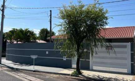 Casa com 3 dormitórios à venda, 158 m² por R$ 500.000 - Jardim do Bosque - Araraquara/SP
