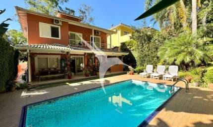 Casa em condomínio fechado com 4 quartos à venda na Rua Uruana, Chácara dos Junqueiras, Carapicuíba por R$ 1.590.000