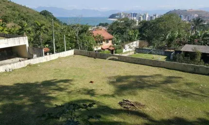 Aréa 630m²  com vista para o mar martim de sá caraguatatuba