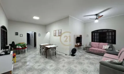 Casa centro 4 dorms Caraguatatuba. 450 metros da praia