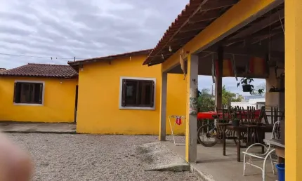 Ótima casa no Laranjal com 2 Dormitórios sendo 1 suíte