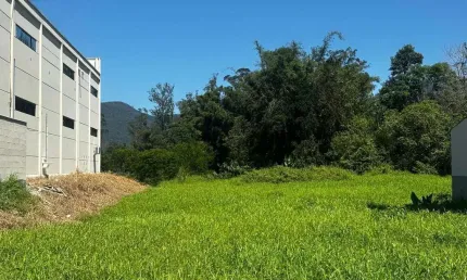 Terreno à venda na Vila Becker, Santo Amaro da Imperatriz 