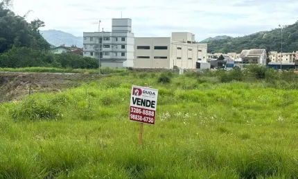 Terreno à venda na Vila Becker, Santo Amaro da Imperatriz 