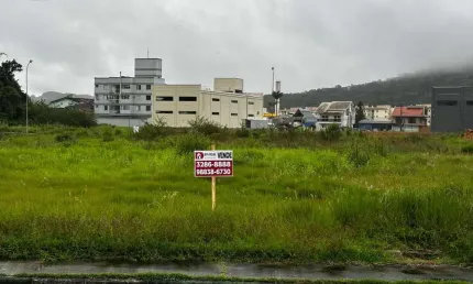 Terreno à venda na Vila Becker, Santo Amaro da Imperatriz 