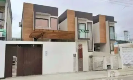 Casa com 2 quartos para alugar na Rua Major Lara Ribas, Bela Vista, Palhoça