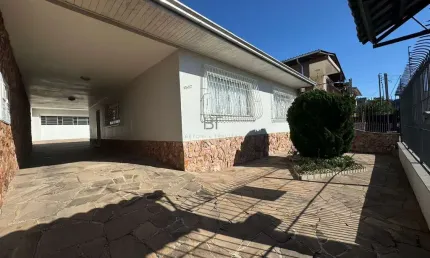 EXCELENTE CASA NO BAIRRO CRUZEIRO COM 03 DORMITÓRIOS