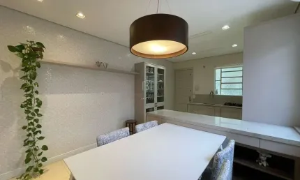 CASA DE 03 DORMITÓRIOS NO BAIRRO CINQUENTENÁRIO EM CAXIAS DO SUL