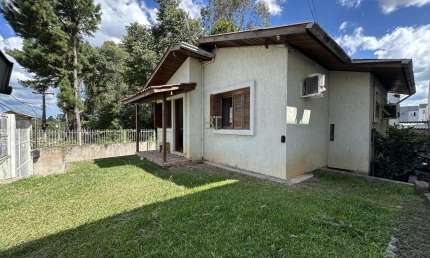 CASA INDIVIDUAL COM 2 DORMITÓRIOS NO BAIRRO SANTA CATARINA