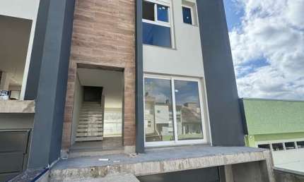SOBRADO 03 DORMITÓRIOS EM CONSTRUÇÃO NO BAIRRO COLINA SORRISO