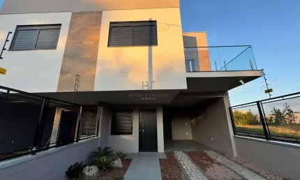 SOBRADO NOVO COM 3 DORMITÓRIOS NO BAIRRO SÃO VIRGÍLIO