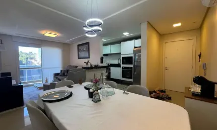 Apartamento semimobiliado no bairro vinhedos 02 dormitórios com suíte e 02 vagas