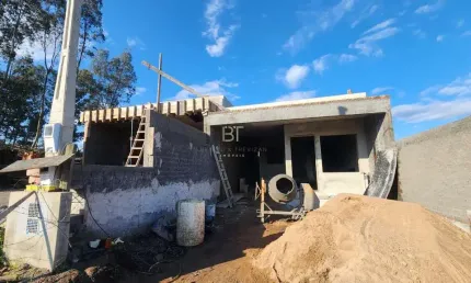 Casa em construção com 03 dormitórios sendo 01 suíte no bairro desvio rizzo