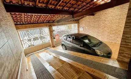 Sobrado para Venda em São Bernardo do Campo, Nova Petrópolis, 3 dormitórios, 3 banheiros, 8 vagas