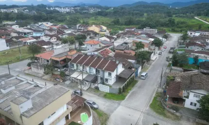 Sobrado com dois dormitorios  no vila nova de esquina joinville