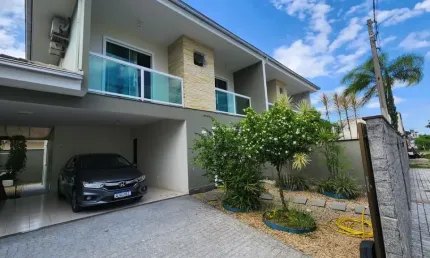 Sobrado no costa e silva com tres dormitorios sendo uma suite com hidro