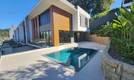 Casa com 3 quartos à venda no América, Joinville 