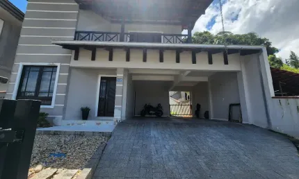 SOBRADO AVERBADO NO AVENTUREIRO COM QUARTO DORMITORIOS