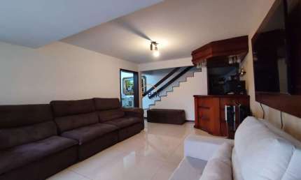 Casa em condomínio fechado com 5 quartos à venda na Luiz Renato Mocelin, 311, Xaxim, Curitiba por R$ 1.050.000