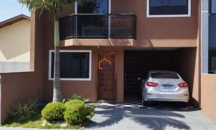 Casa em condomínio fechado com 3 quartos à venda na Rua Barão do Cerro Azul, 2211, Bom Jesus, São José dos Pinhais por R$ 625.000